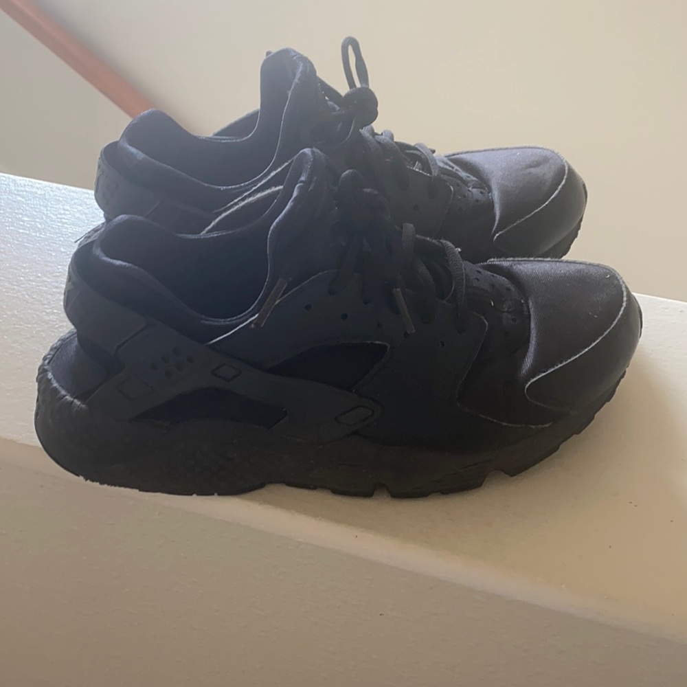 Black Nike Harrache’s